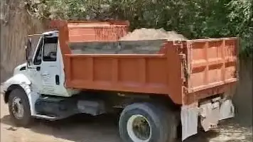 Kenny D's truck on the road for a short-notice hauling job